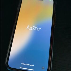 Apple iPhone 13 - Red